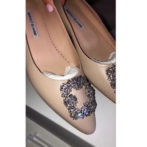 Manolo Blahnik Hangisi 25 Embellished Calf Leather Jewel Buckle Flats 38.5 Nude